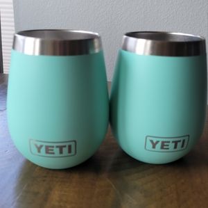 Yeti wine tumbler